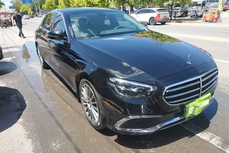 Used Mercedes-Benz E-Class 2023 E 260 L Front Right 45 Deg