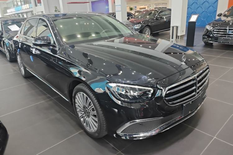 Used Mercedes-Benz E-Class 2023 Updated E 300 L Fashion Edition Front Right 45 Deg