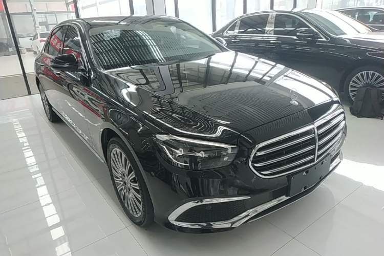 Used Mercedes-Benz E-Class 2023 Updated E 300 L Luxury Edition Front Right 45 Deg