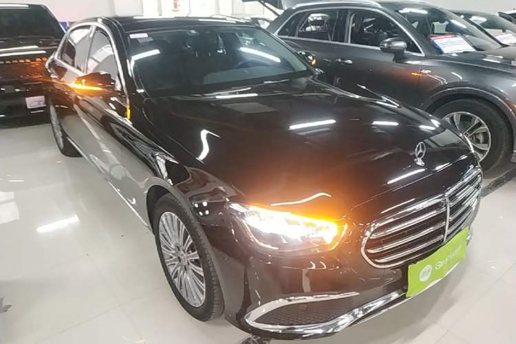 Used Mercedes-Benz E-Class 2023 Updated E 300 L Luxury Edition Front Right 45 Deg