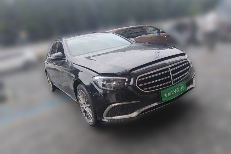 Used Mercedes-Benz E-Class 2023 Facelift E 260 L Front Right 45 Deg