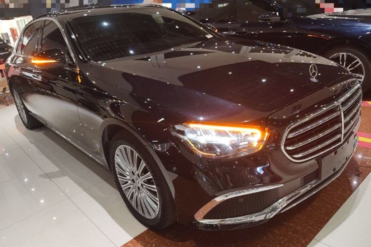 Used Mercedes-Benz E-Class 2023 Updated E 300 L Luxury Edition Front Right 45 Deg