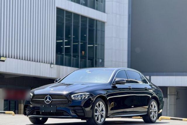 Używany Mercedes-Benz E-Class 2023 Restyled E 300 L Sporty and Stylish Edition