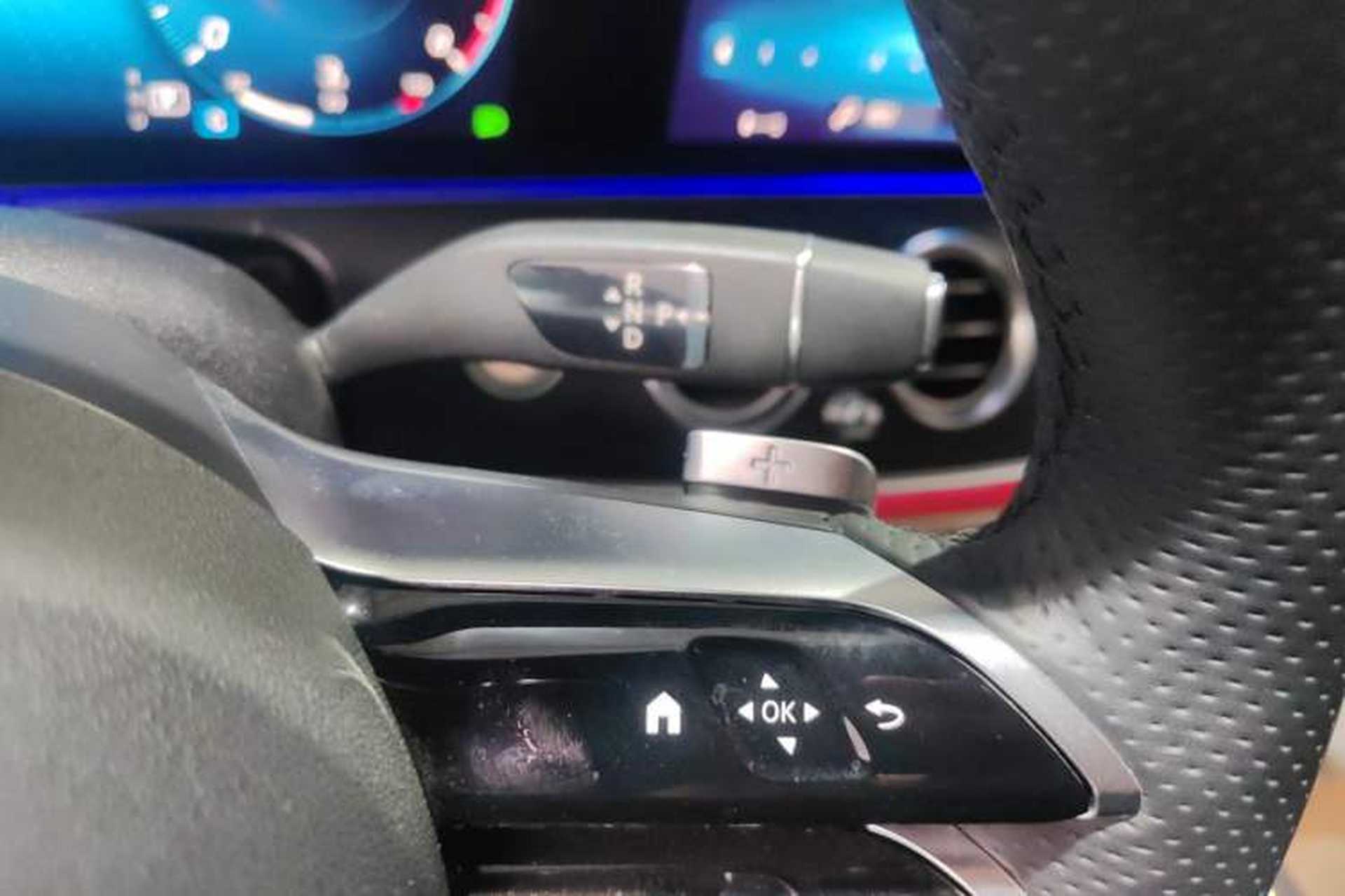 Used Mercedes-Benz E-Class 2023 Restyled E 300 L Sport Luxury Edition Gear Lever