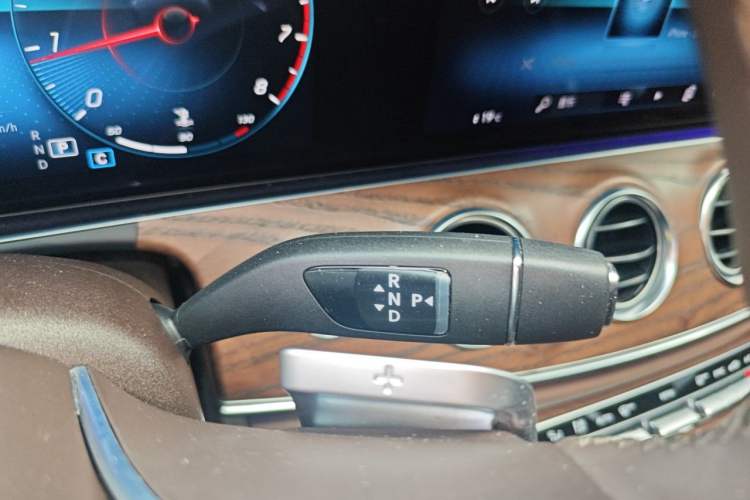 Used Mercedes-Benz E-Class 2023 E 300 L Luxury Model Gear Lever