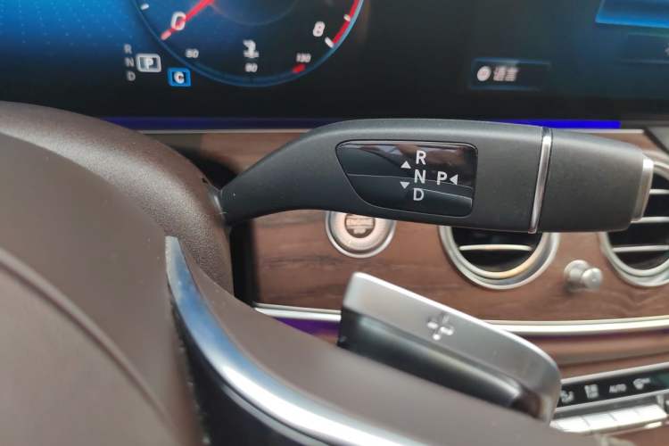 Used Mercedes-Benz E-Class 2023 E 300 L Sport Luxury Edition Gear Lever
