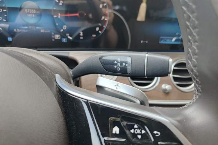 Used Mercedes-Benz E-Class 2023 E 300 L Luxury Model Gear Lever