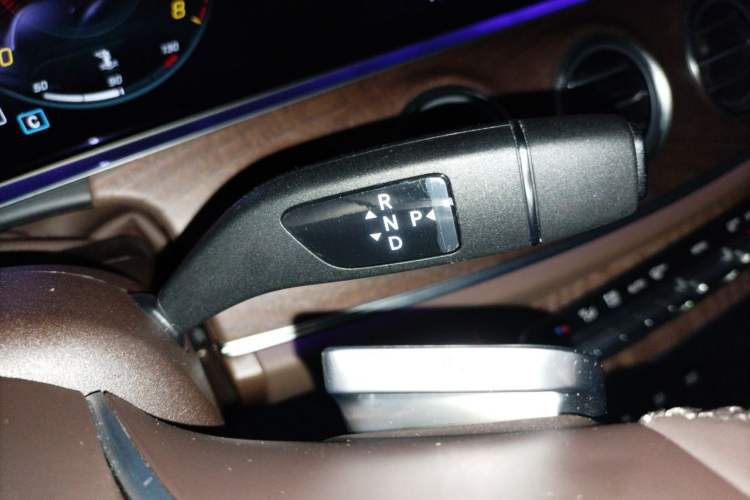 Used Mercedes-Benz E-Class 2023 E 300 L Luxury Model Gear Lever