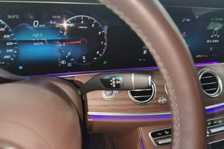Used Mercedes-Benz E-Class 2023 Updated E 300 L Fashion Edition Gear Lever