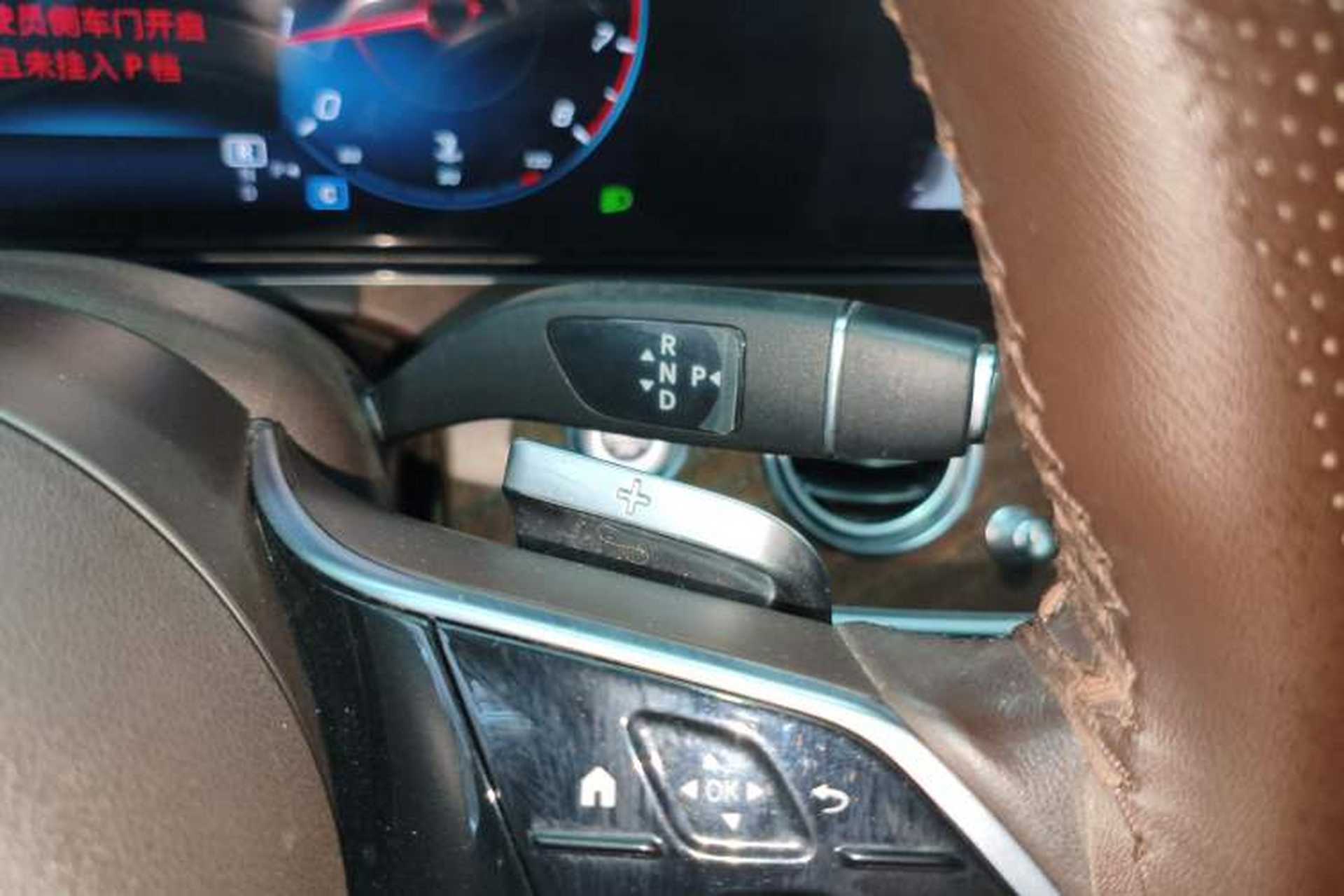 Used Mercedes-Benz E-Class 2023 Updated E 300 L Fashion Edition Gear Lever