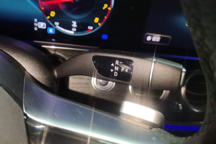 Used Mercedes-Benz E-Class 2023 Restyled E 300 L Sporty and Stylish Edition Gear Lever