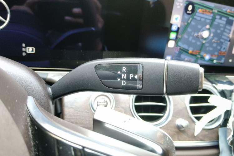 Used Mercedes-Benz E-Class 2023 Updated E 300 L Fashion Edition Gear Lever