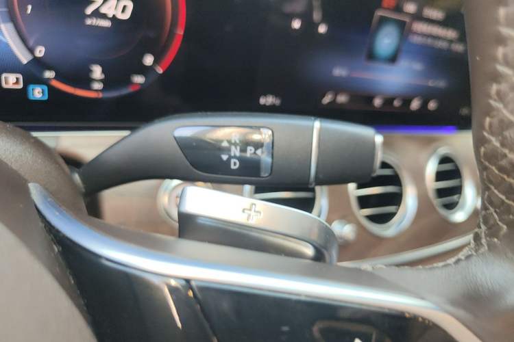Used Mercedes-Benz E-Class 2023 Facelift E 260 L 4MATIC Gear Lever