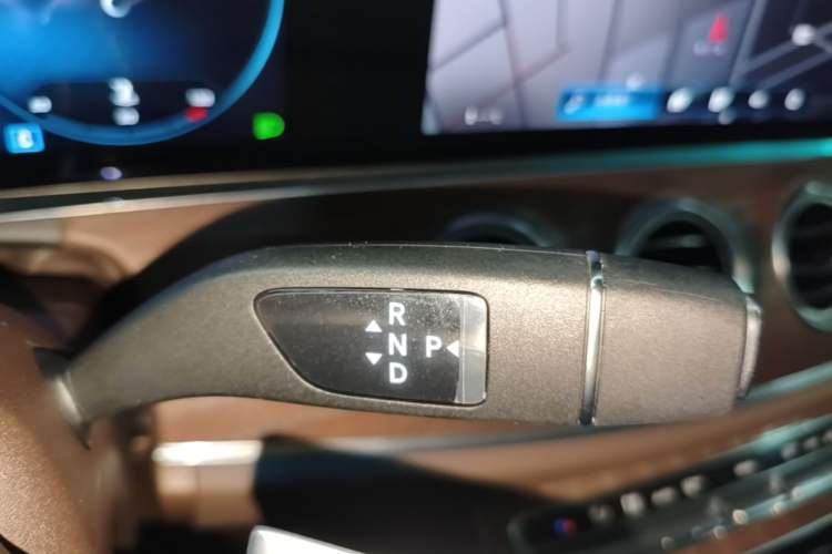 Used Mercedes-Benz E-Class 2023 E 300 L Stylish Model Gear Lever