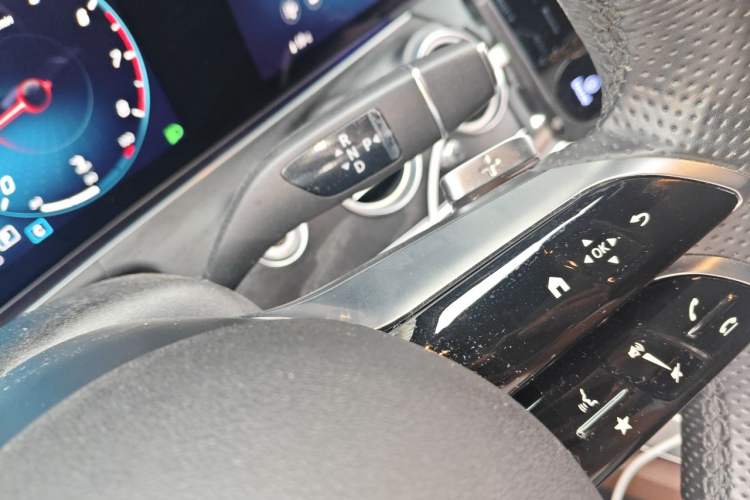 Used Mercedes-Benz E-Class 2023 E 300 L Sport Luxury Edition Gear Lever