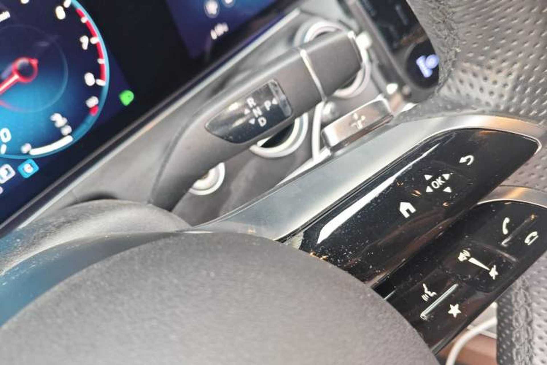 Used Mercedes-Benz E-Class 2023 E 300 L Sport Luxury Edition Gear Lever
