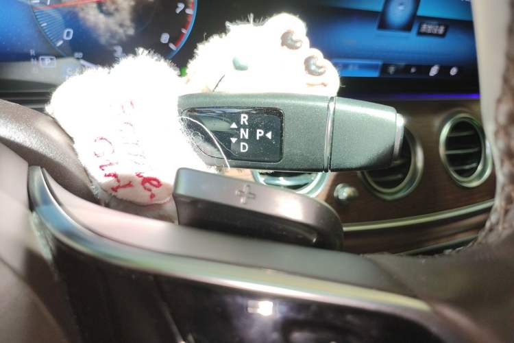 Used Mercedes-Benz E-Class 2023 Facelift E 260 L Gear Lever