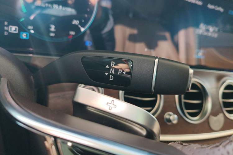 Used Mercedes-Benz E-Class 2023 E 300 L Stylish Model Gear Lever