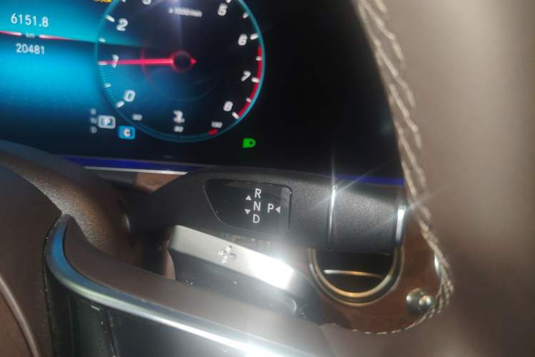 Used Mercedes-Benz E-Class 2023 Updated E 300 L Fashion Edition Gear Lever