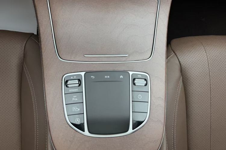 Used Mercedes-Benz E-Class 2023 Updated E 300 L Fashion Edition Gear Lever