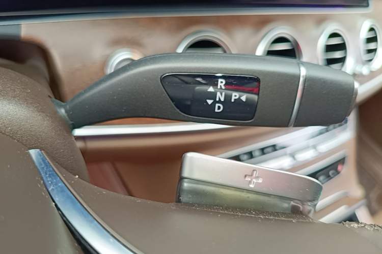 Used Mercedes-Benz E-Class 2023 E 300 L Luxury Model Gear Lever
