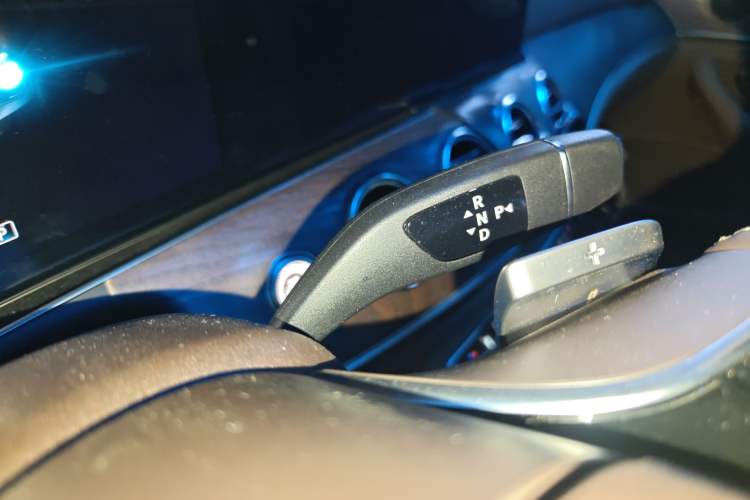 Used Mercedes-Benz E-Class 2023 Updated E 300 L Fashion Edition Gear Lever