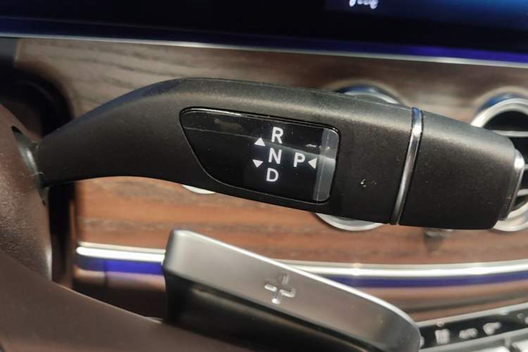 Used Mercedes-Benz E-Class 2023 E 300 L Stylish Model Gear Lever