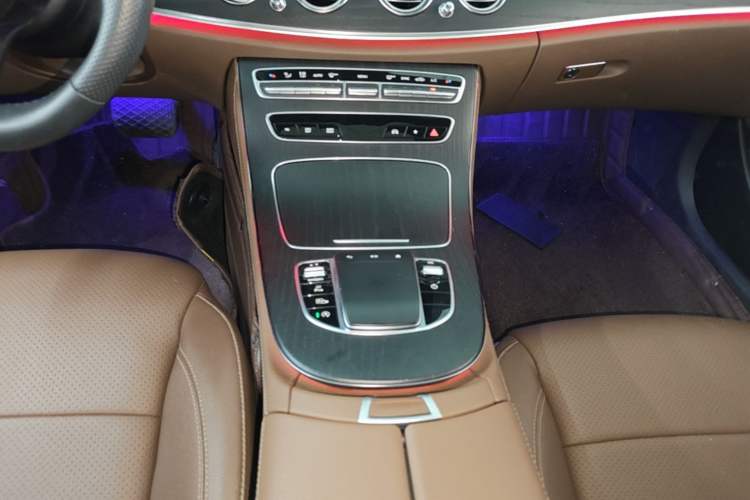 Used Mercedes-Benz E-Class 2023 Restyled E 300 L Sporty and Stylish Edition Gear Lever