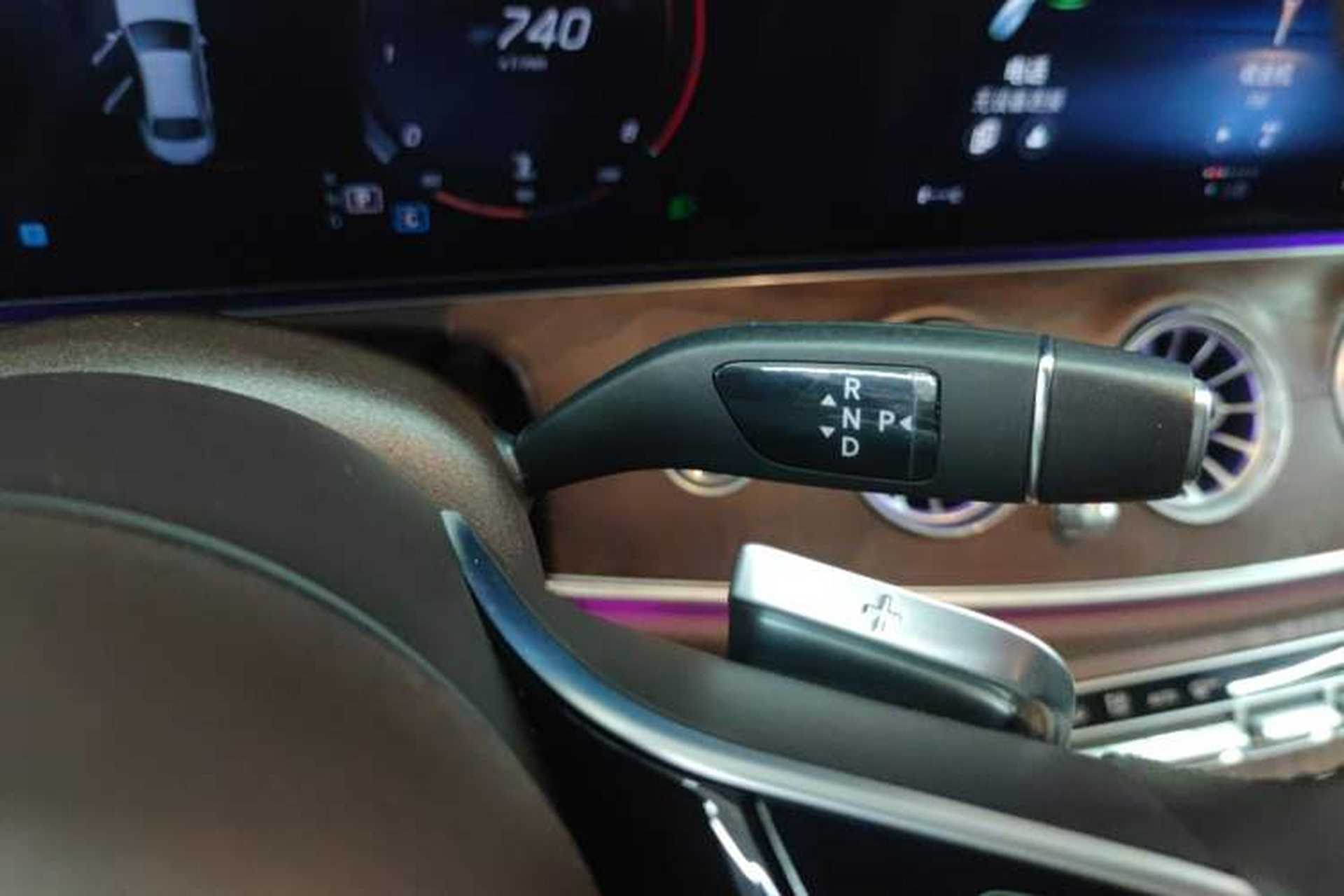 Used Mercedes-Benz E-Class 2023 Updated E 300 L Luxury Edition Gear Lever