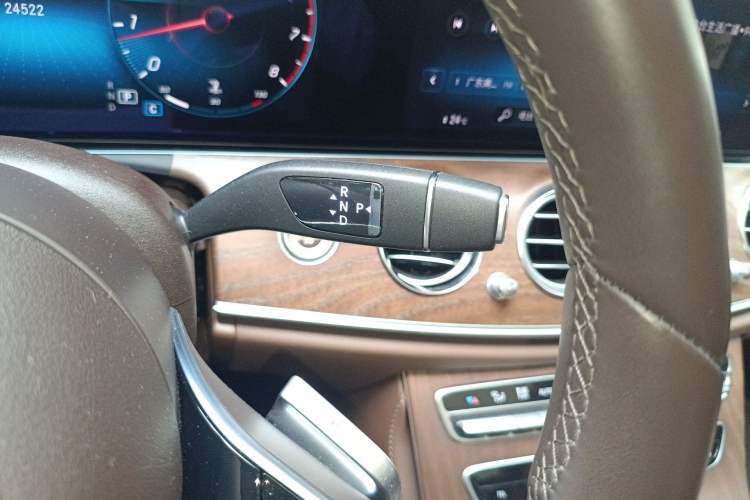 Used Mercedes-Benz E-Class 2023 Updated E 300 L Fashion Edition Gear Lever