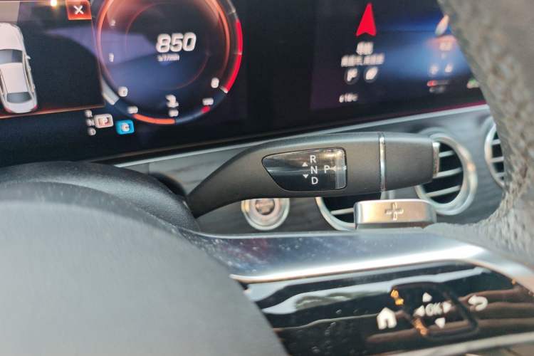 Used Mercedes-Benz E-Class 2023 E 300 L Sport Luxury Edition Gear Lever
