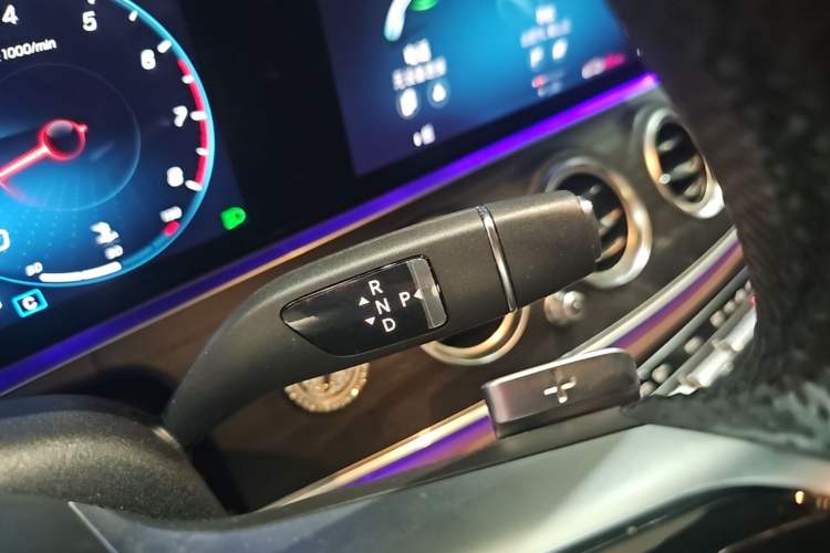 Used Mercedes-Benz E-Class 2023 E 300 L Sport Luxury Edition Gear Lever
