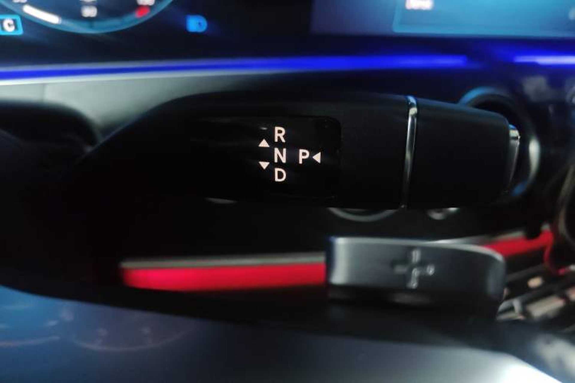 Used Mercedes-Benz E-Class 2023 E 300 L Sport Luxury Edition Gear Lever