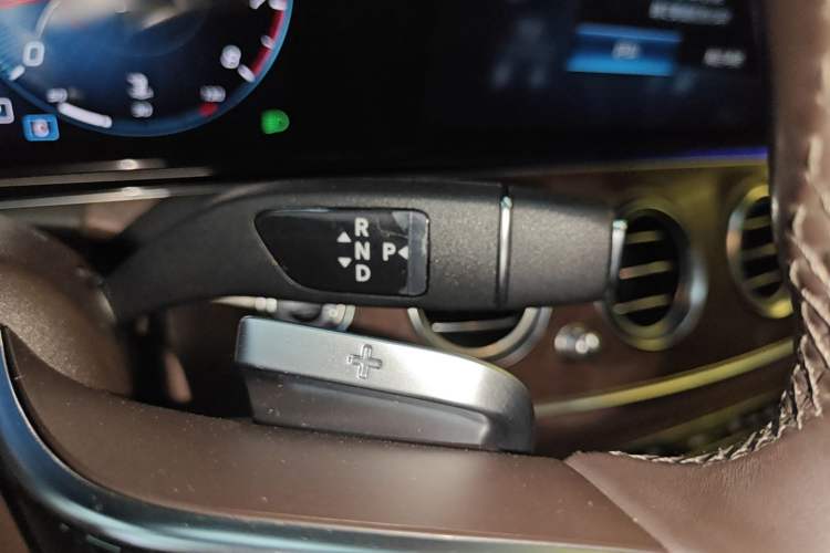 Used Mercedes-Benz E-Class 2023 E 300 L Stylish Model Gear Lever