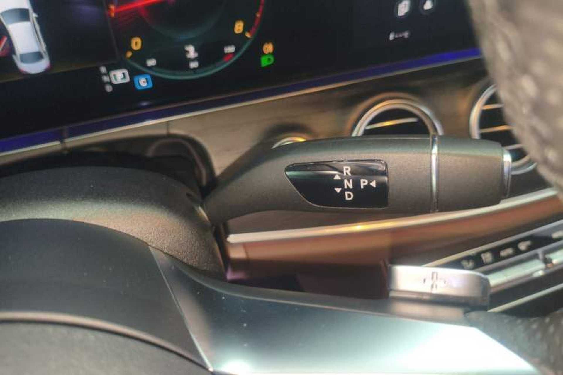 Used Mercedes-Benz E-Class 2023 Restyled E 300 L Sporty and Stylish Edition Gear Lever