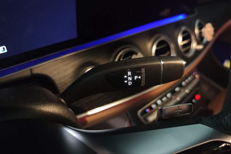 Used Mercedes-Benz E-Class 2023 E 260 L Sport Edition Gear Lever