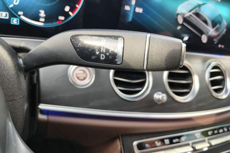 Used Mercedes-Benz E-Class 2023 Restyled E 300 L Sport Premium Edition Gear Lever