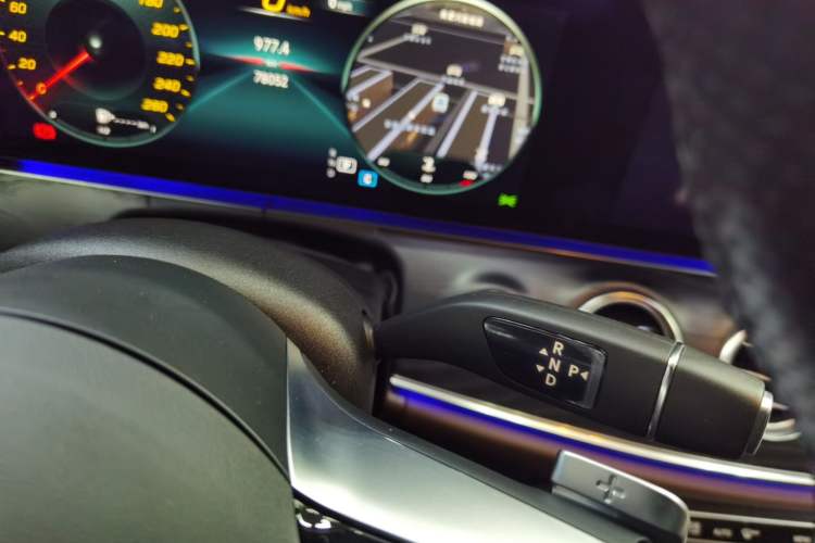 Used Mercedes-Benz E-Class 2023 Restyled E 300 L Sport Luxury Edition Gear Lever