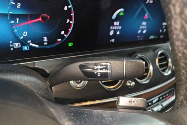 Used Mercedes-Benz E-Class 2023 Restyled E 300 L Sporty and Stylish Edition Gear Lever