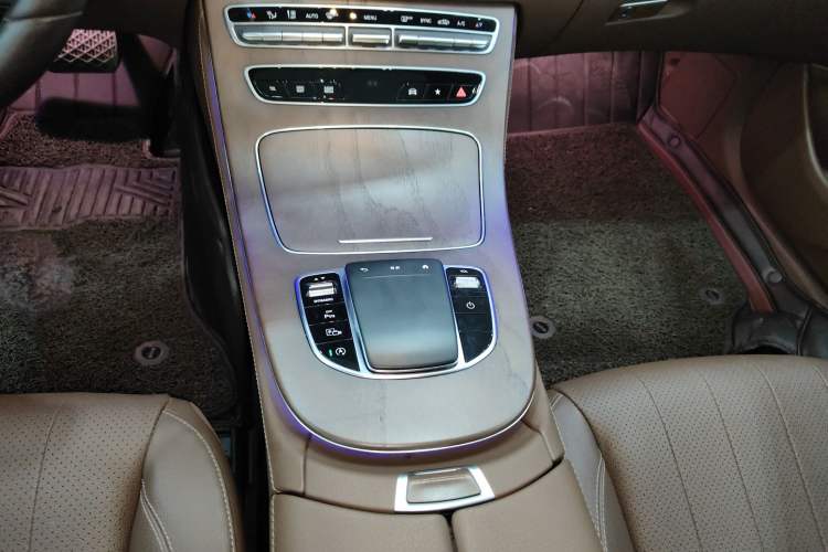 Used Mercedes-Benz E-Class 2023 E 300 L Stylish Model Gear Lever