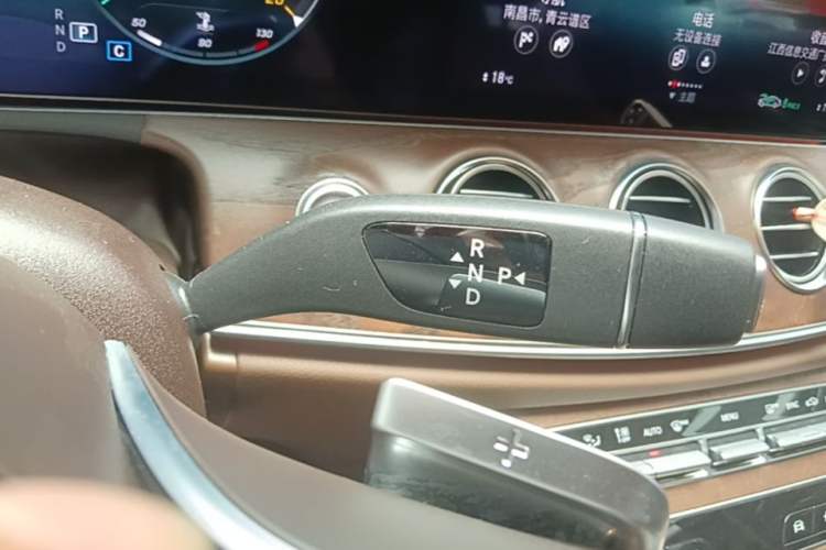 Used Mercedes-Benz E-Class 2023 Updated E 300 L Fashion Edition Gear Lever