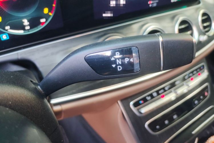 Used Mercedes-Benz E-Class 2023 Restyled E 300 L Sport Luxury Edition Gear Lever