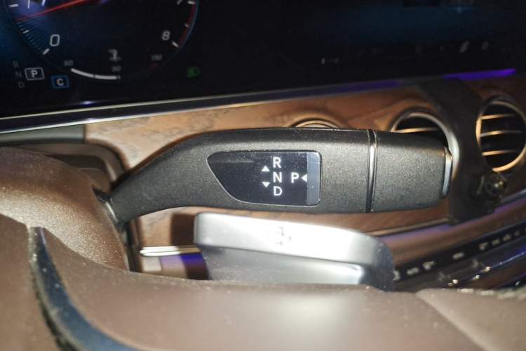 Used Mercedes-Benz E-Class 2023 E 300 L Luxury Model Gear Lever