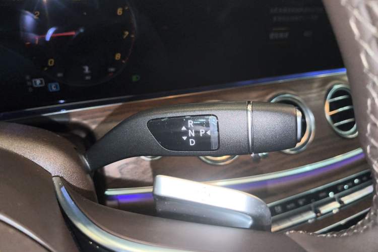 Used Mercedes-Benz E-Class 2023 Facelift E 260 L Gear Lever