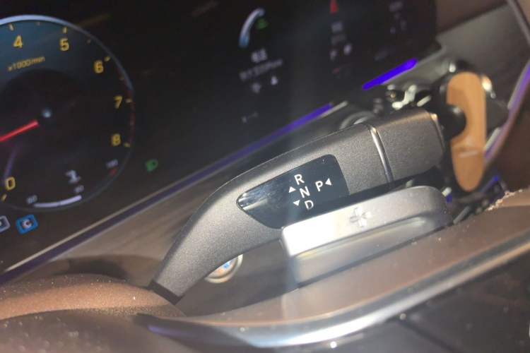 Used Mercedes-Benz E-Class 2023 E 300 L Stylish Model Gear Lever