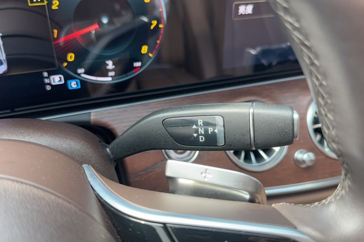 Used Mercedes-Benz E-Class 2023 Updated E 300 L Luxury Edition Gear Lever
