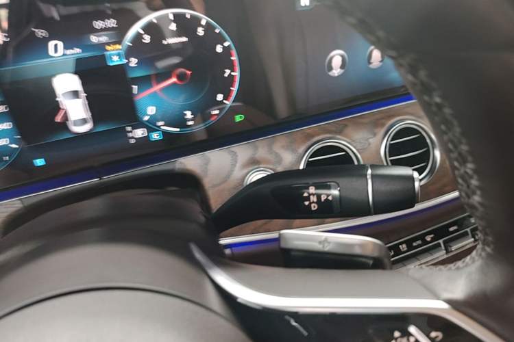 Used Mercedes-Benz E-Class 2023 Updated E 300 L Fashion Edition Gear Lever