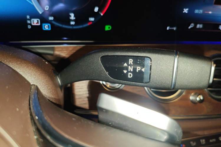 Used Mercedes-Benz E-Class 2023 Facelift E 260 L Gear Lever