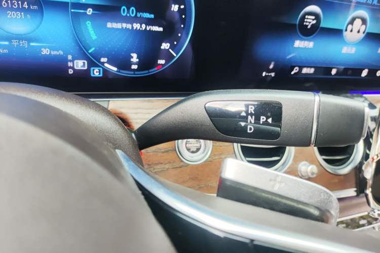 Used Mercedes-Benz E-Class 2023 Updated E 300 L Luxury Edition Gear Lever