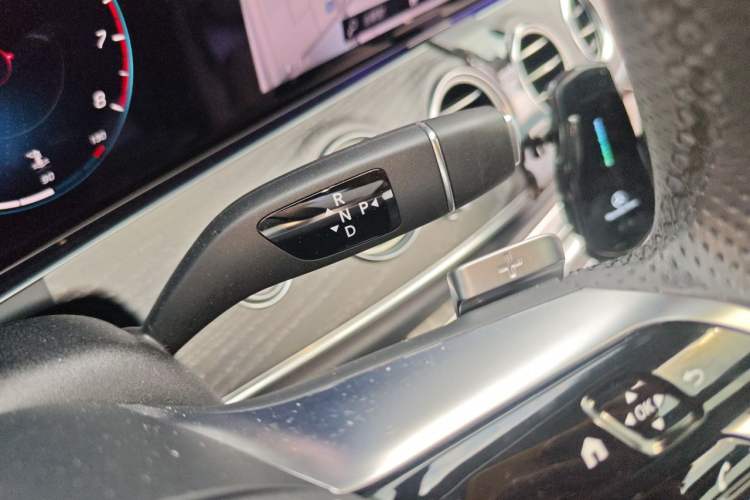Used Mercedes-Benz E-Class 2023 Restyled E 300 L Sporty and Stylish Edition Gear Lever